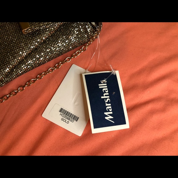 Sparkly Gold Clutch with Chain - Picture 4 of 5